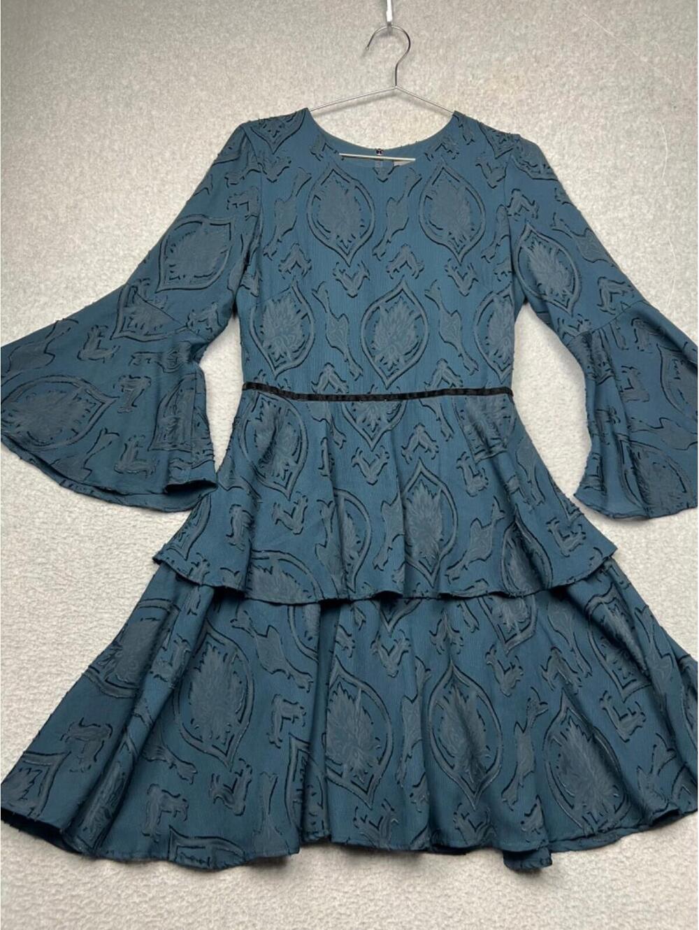 Vince Camuto Womens Geometric Bell-Sleeve Sheath Dress Womens Size 6 Goth Grunge